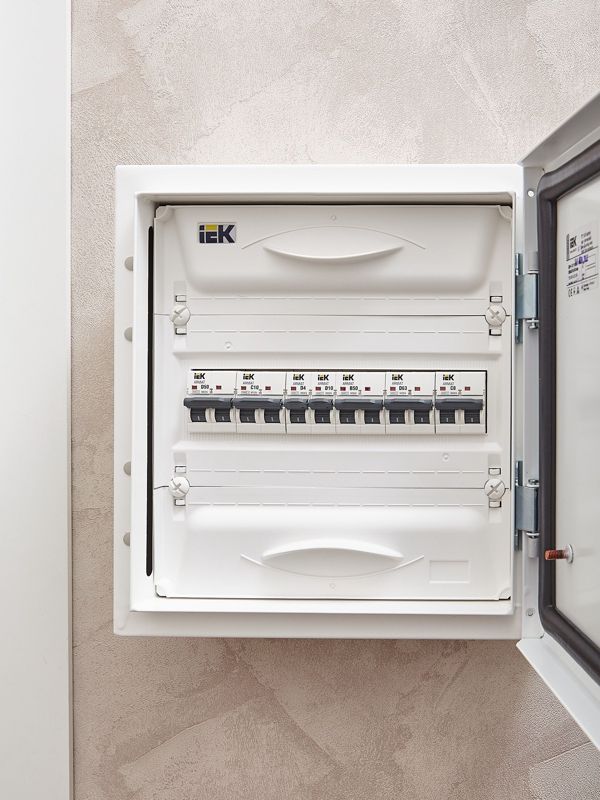 Выключатель автоматический модульный 1п D 4А M06N ARMAT IEK AR-M06N-1-D004