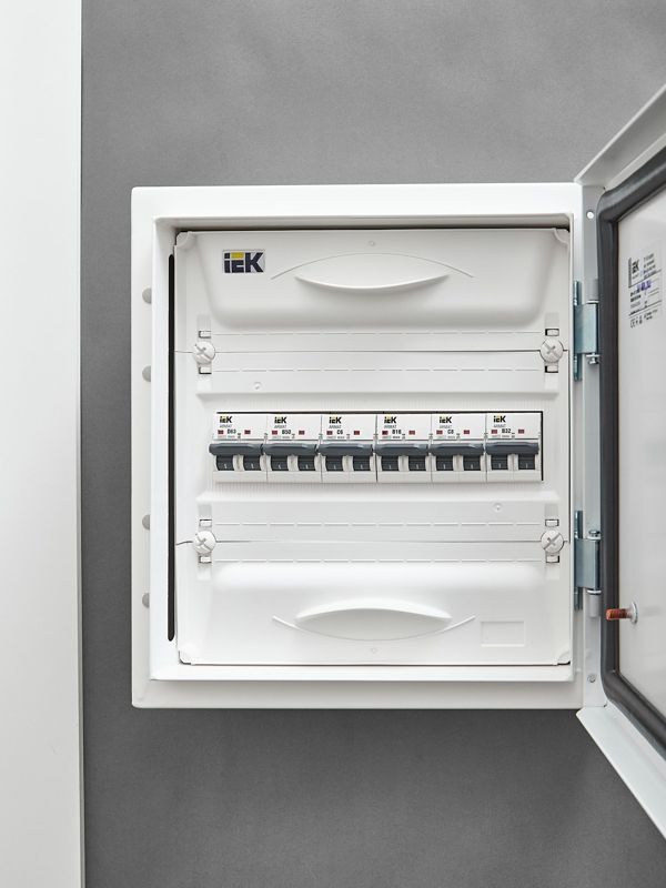 Выключатель автоматический модульный 2п C 6А M06N ARMAT IEK AR-M06N-2-C006