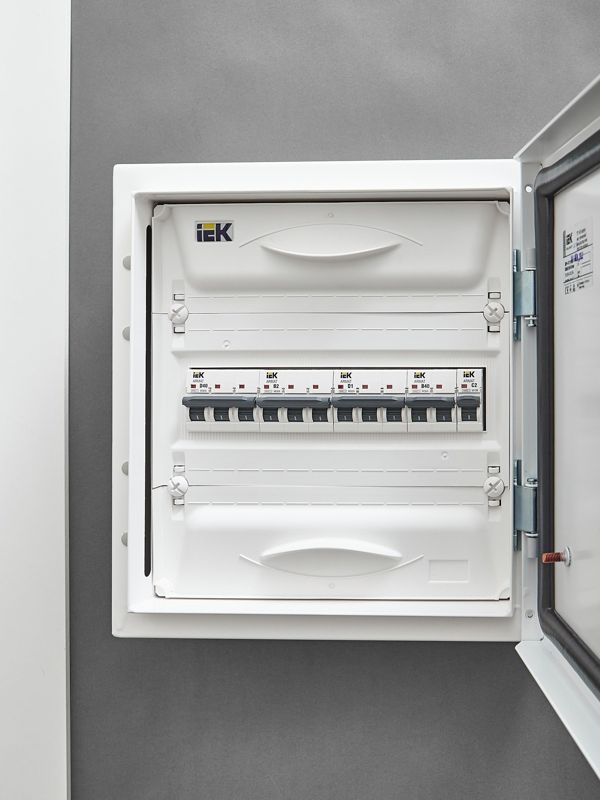 Выключатель автоматический модульный 3п B 2А M06N ARMAT IEK AR-M06N-3-B002