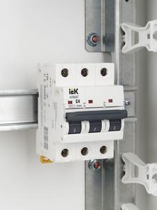 Выключатель автоматический модульный 3п C 4А M06N ARMAT IEK AR-M06N-3-C004
