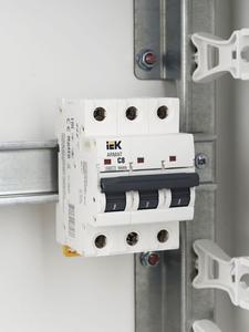 Выключатель автоматический модульный 3п C 8А M06N ARMAT IEK AR-M06N-3-C008