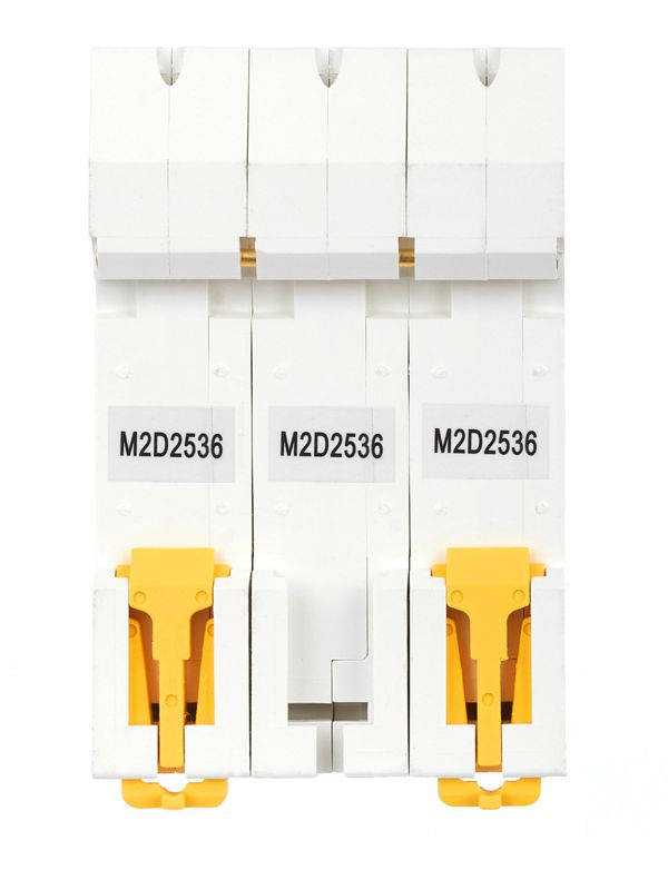 Выключатель автоматический модульный 3п D 25А M06N ARMAT IEK AR-M06N-3-D025