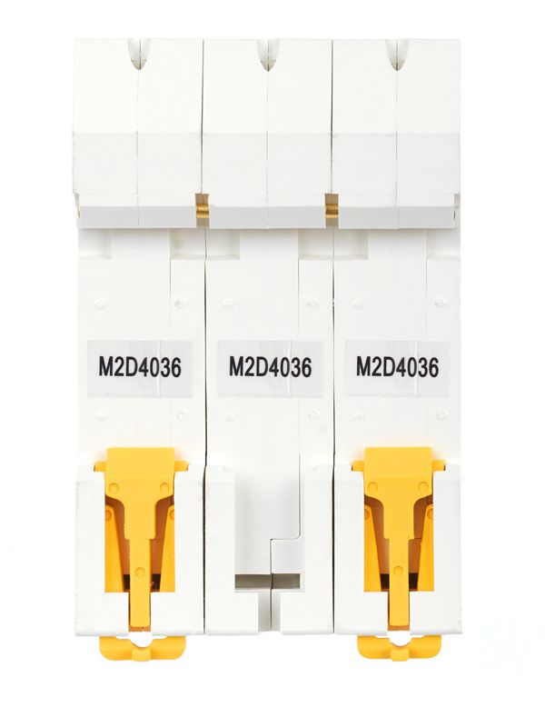Выключатель автоматический модульный 3п D 40А M06N ARMAT IEK AR-M06N-3-D040