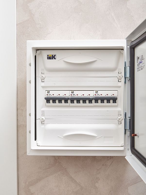 Выключатель автоматический модульный 4п B 50А M06N ARMAT IEK AR-M06N-4-B050