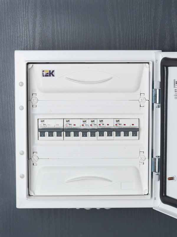 Выключатель автоматический модульный 1п C 32А M10N ARMAT IEK AR-M10N-1-C032