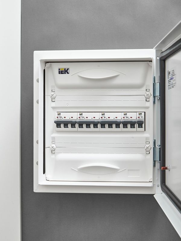 Выключатель автоматический модульный 3п B 6А M10N ARMAT IEK AR-M10N-3-B006