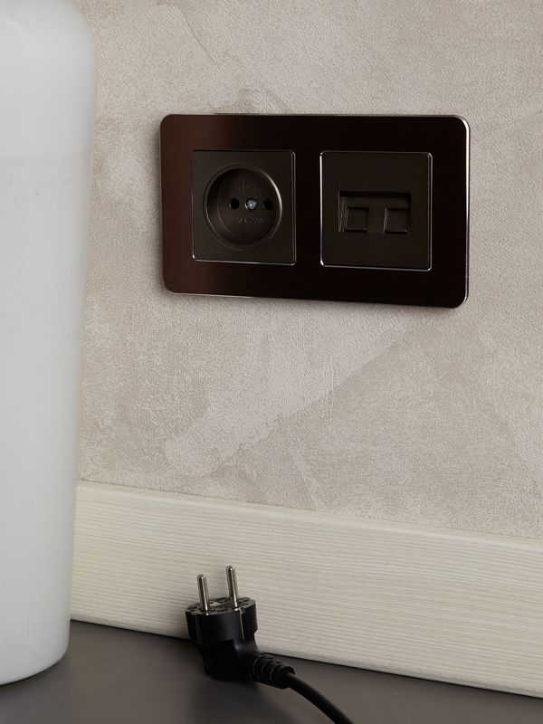 Розетка компьютерная двойн. СП RJ45 кат.6 BRITE РК11-2-БрТБ механизм бронза IEK BR-K20-2-K45