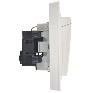 Розетка с крышкой Brite 16А IP44 РСбш10-3-44-БрБ механизм бел. в сб. IEK BR-R16-16-44-K01-F-PRO