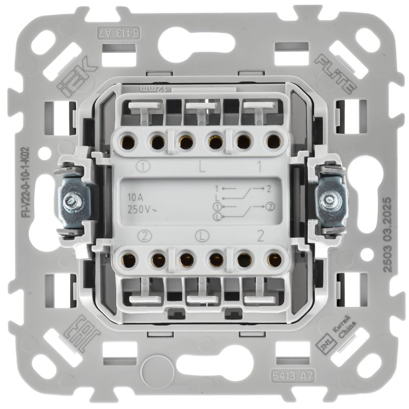Выключатель проходной 2-кл. СП FLITE ВС62-1-0-ФлЧ 10А механизм черн. IEK FI-V22-0-10-1-K02