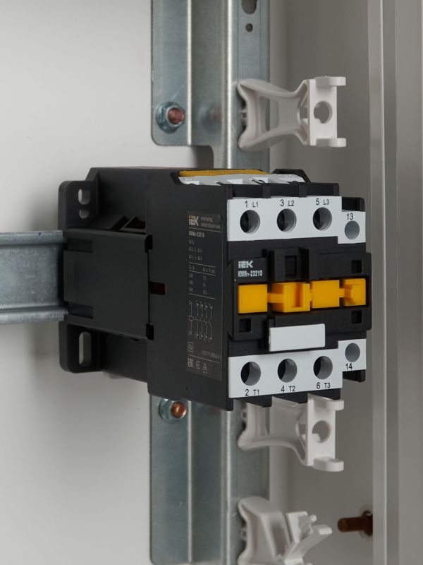 Контактор КМИп-23210 32А 24В/АС3 1НО KARAT IEK KMD21-032-024-10