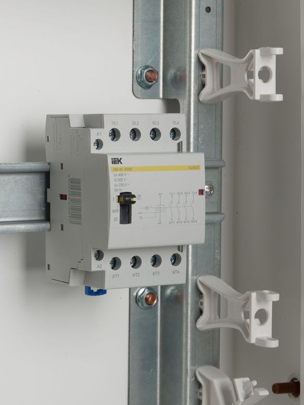 Контактор модульный КМ40-40МР AC с ручным управ. KARAT IEK MKK22-40-40