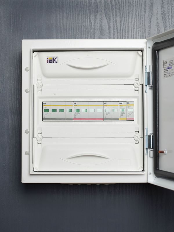 Ограничитель перенапряжения ОПС1-B 4P KARAT IEK MOP20-4-B